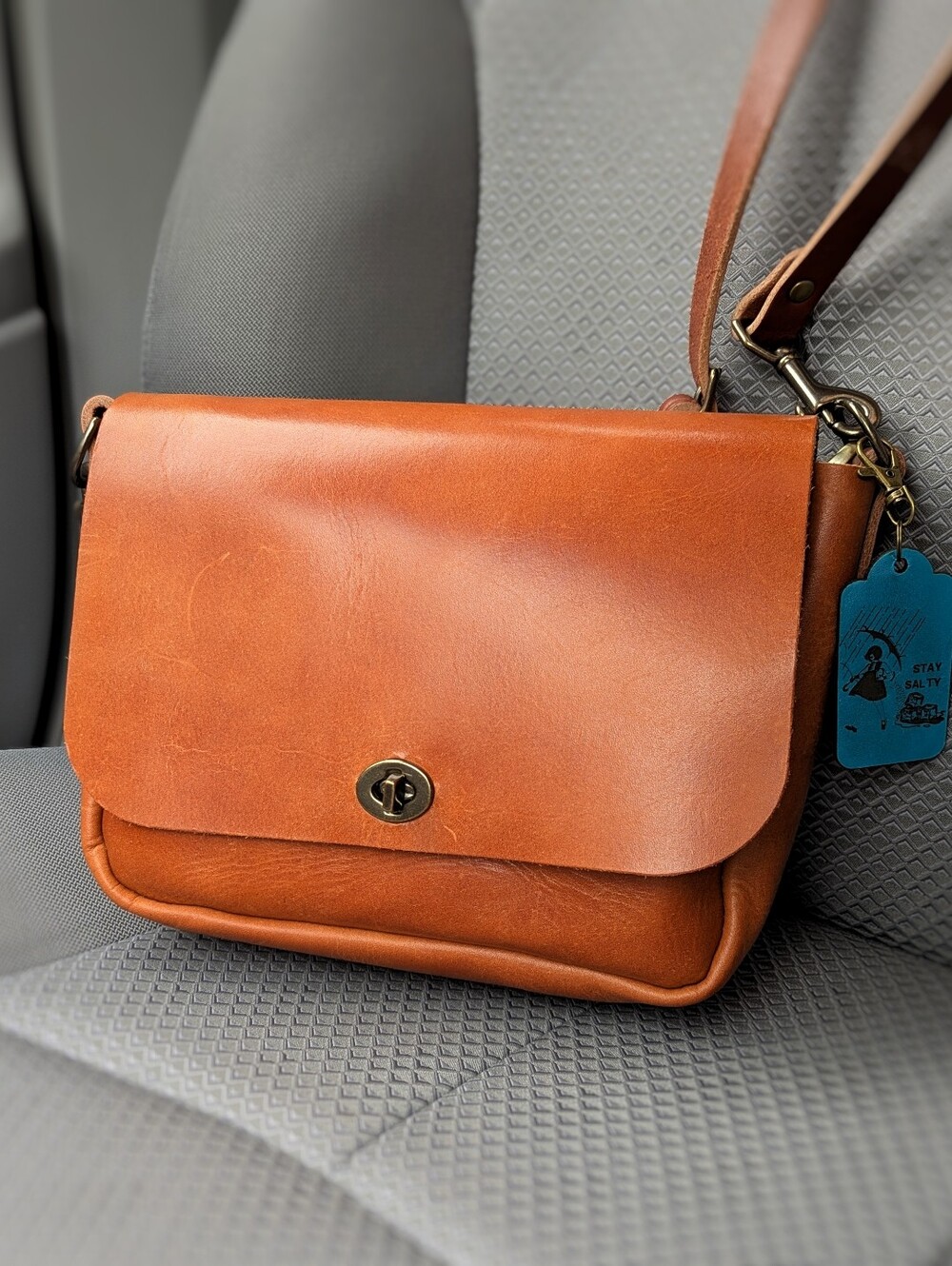 Go Forth Goods Small Kindle Satchel (Caramel)